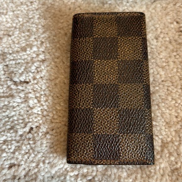 Louis Vuitton Damier Ebene 4 Key Holder - Picture 2 of 6